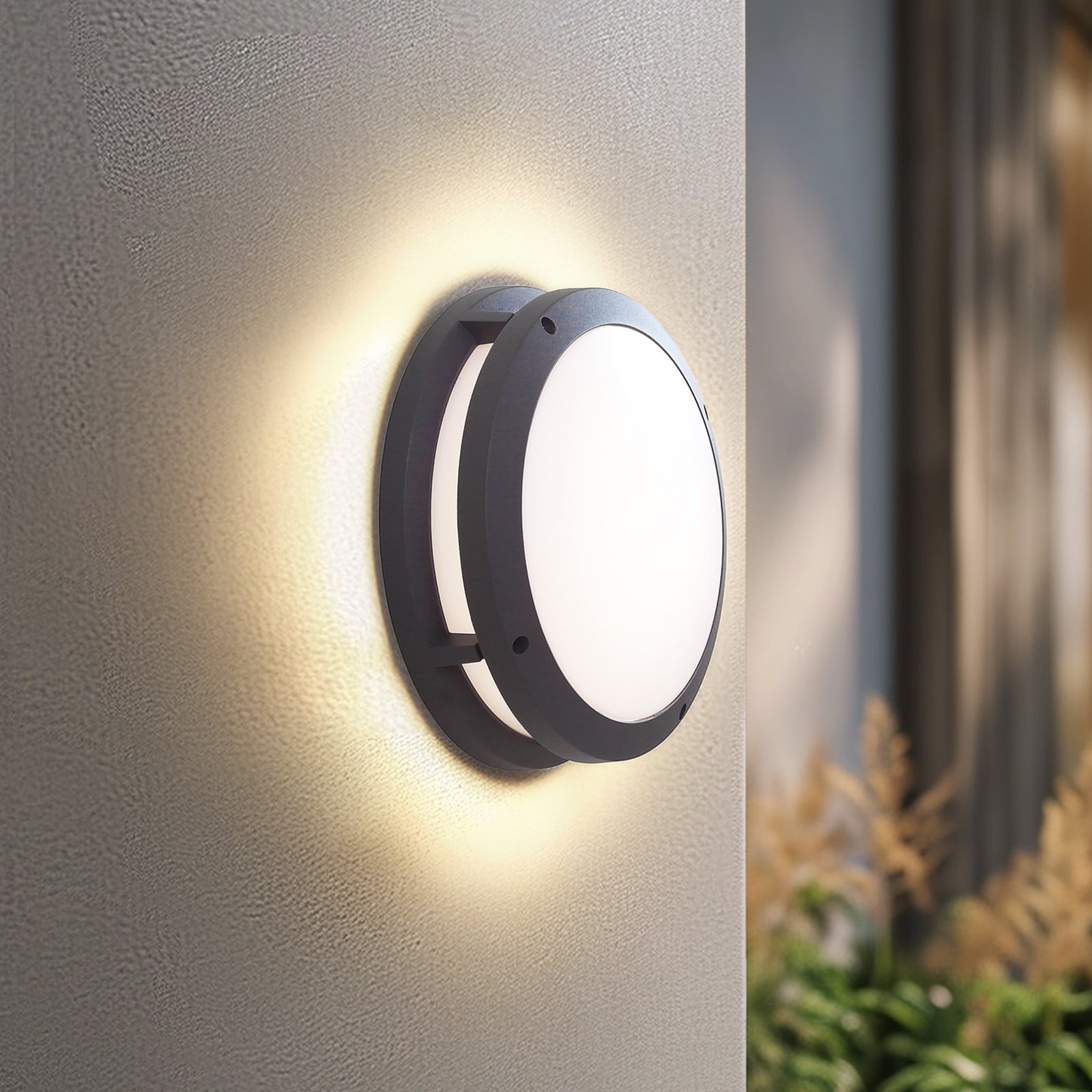 Aplique LED para exterior inteligente Liren, gris, RGBW, Tuya - Lindby - Balcón - Moderno - Aluminio - De superficie