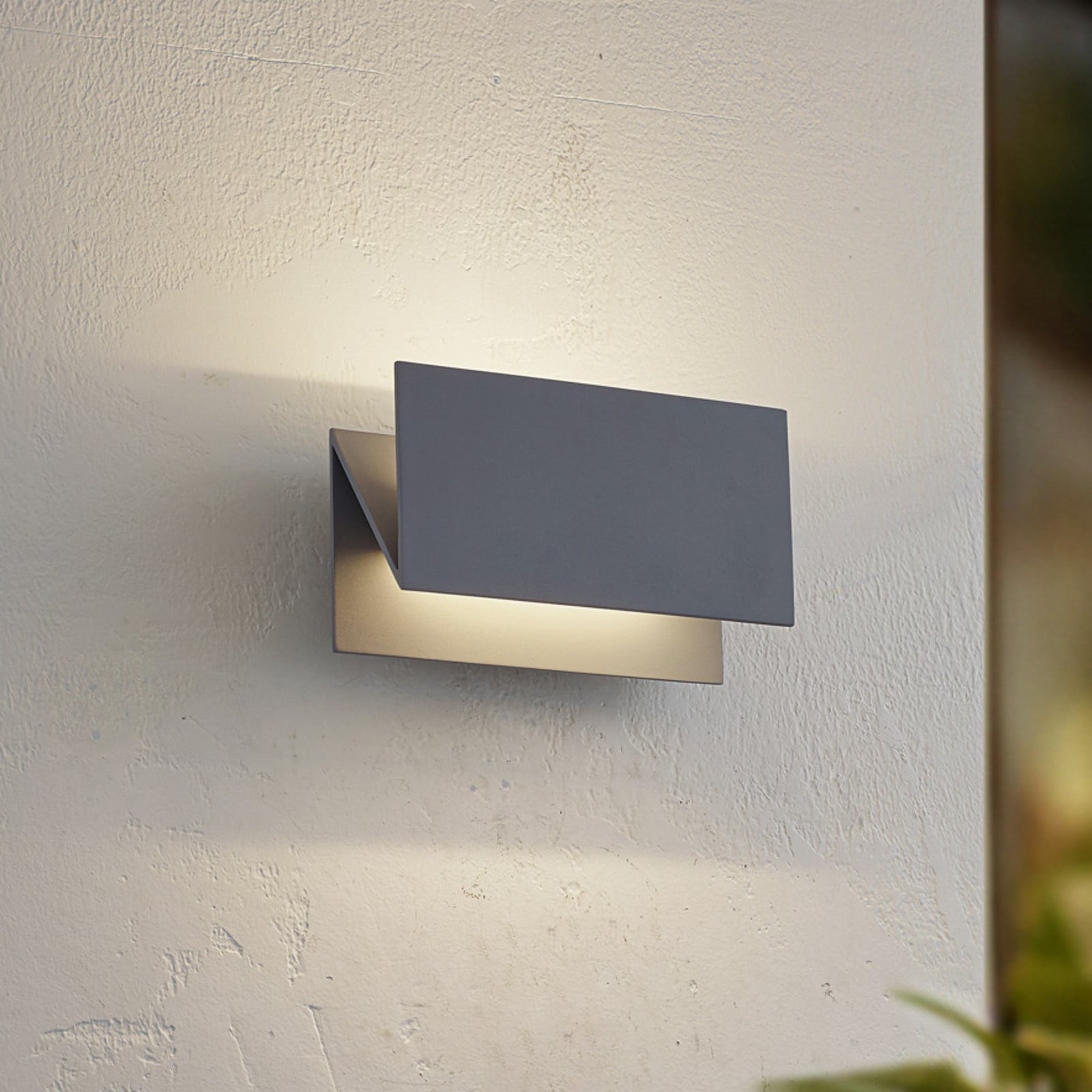 Aplique LED para exterior Meja, gris, metal, 27 cm, IP54 - Lucande - Balcón - Moderno - Aluminio - Angular