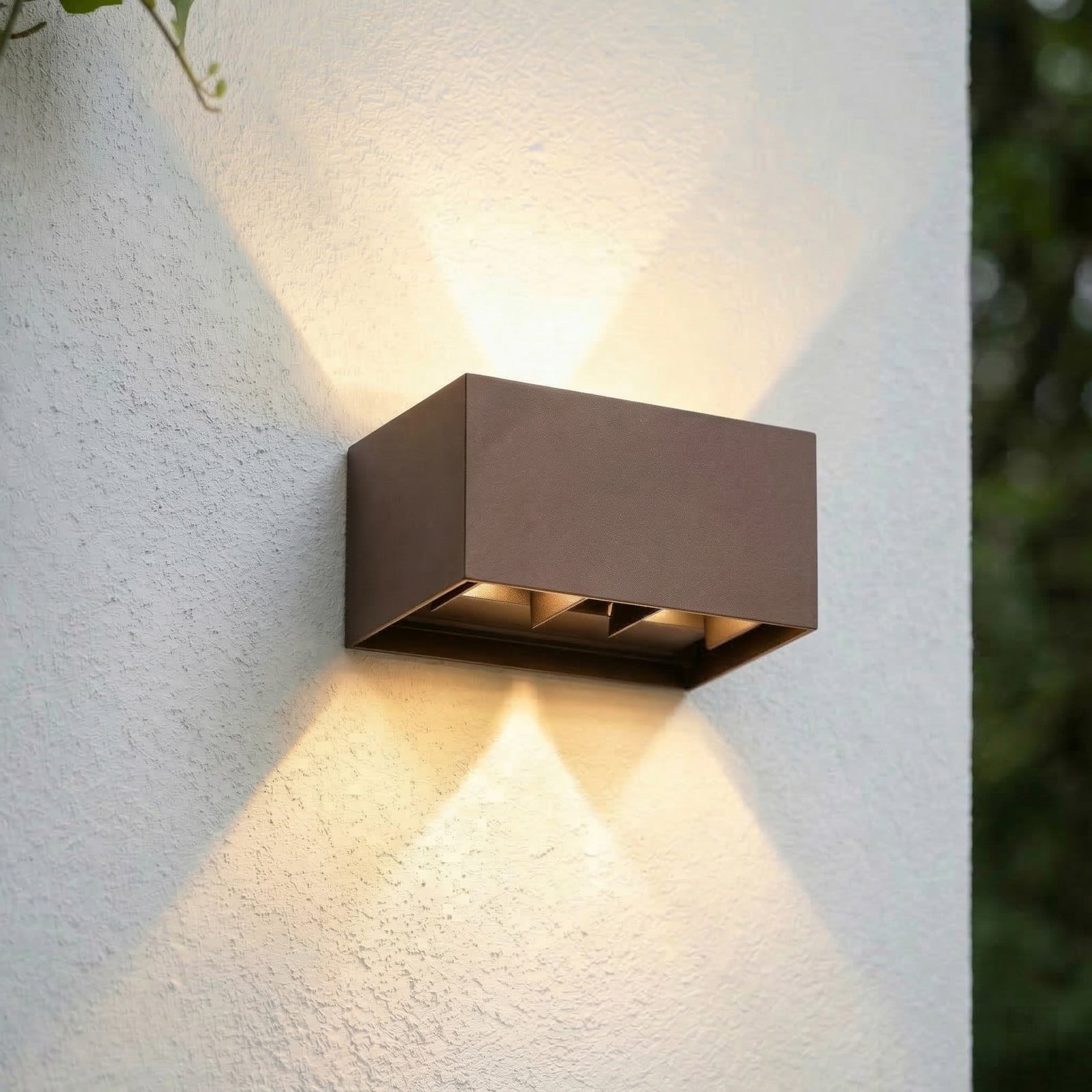 Aplique LED para exterior Nivar, color óxido, 4 luces, 20 cm, IP54 - Lindby - Terraza - Moderno - Aluminio - Angular
