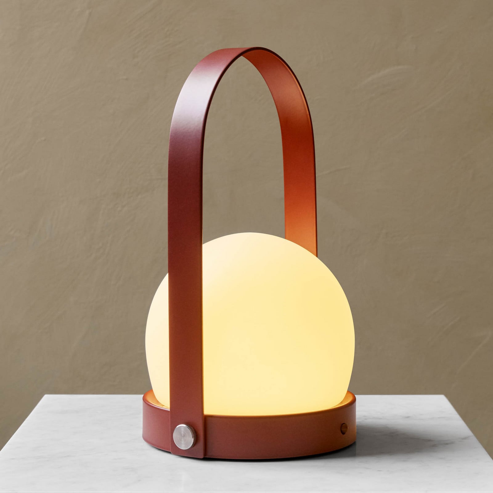 Carrie Portable Lámpara de Sobremesa Burned Red - Audo Copenhagen - Sala de estar / salón - Diseño - Metal