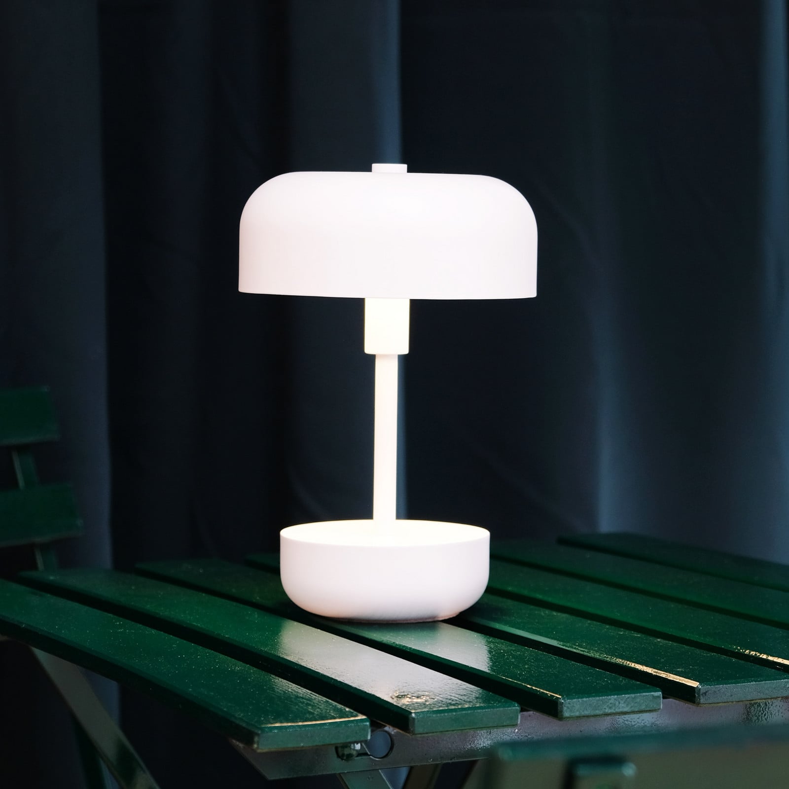 Haipot LED Portable Lámpara de Sobremesa White - Dyberg Larsen - Sala de estar / salón - Moderno - Metal - Con pantalla