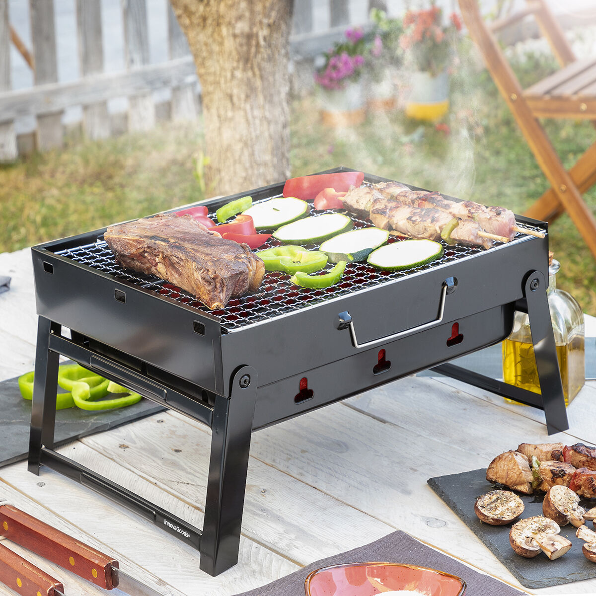 InnovaGoods® Mini Barbacoa Portátil de Carbón BEARBQ, Plegable, Ideal para Camping y Sobremesa, Fácil de Usar y Limpiar, Para 2 Comensales, Negro.