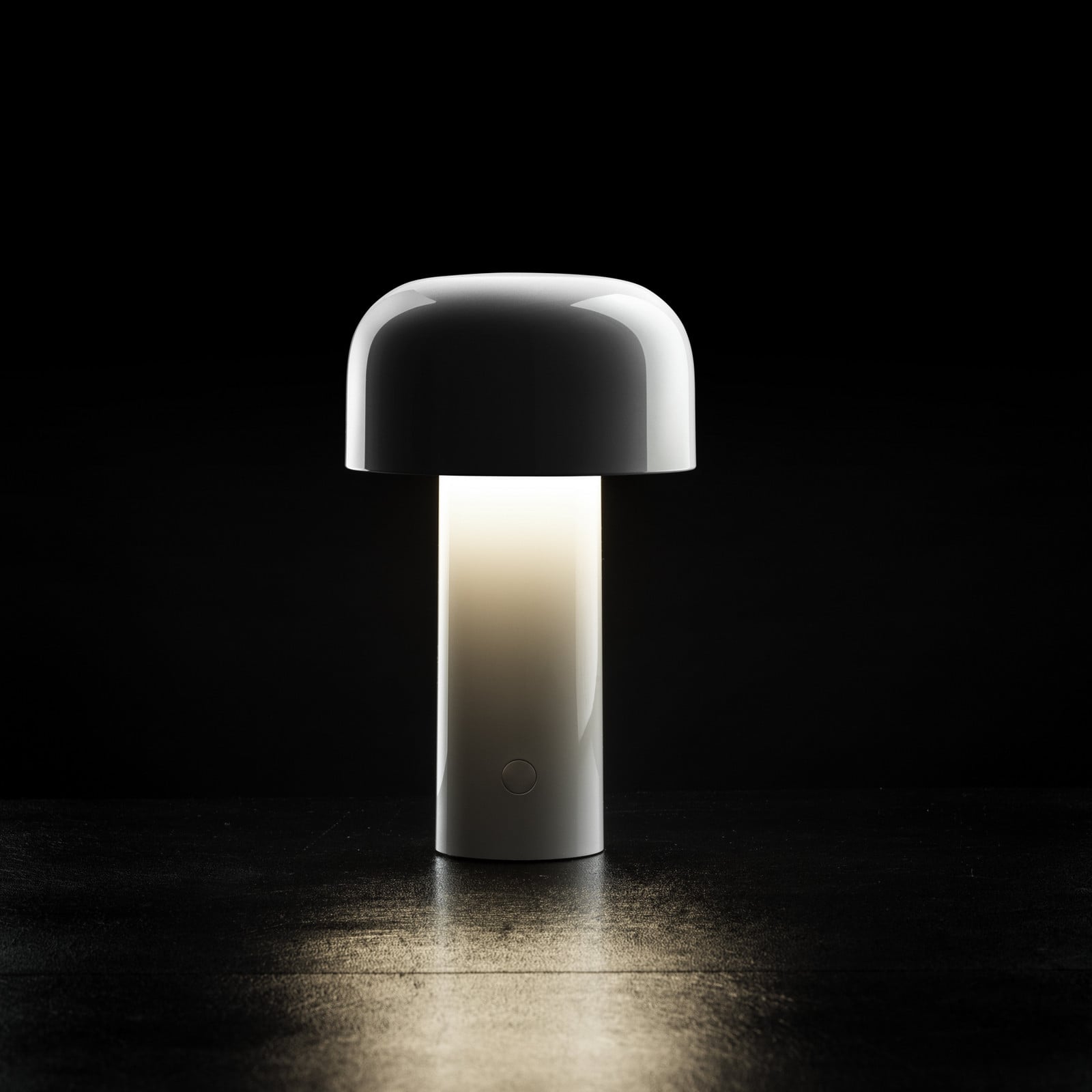 Lámpara de mesa LED recargable Bellhop, blanca, 21 cm, atenuable, IP54 - FLOS - Sala de estar / salón - Diseño - Plástico - Redonda