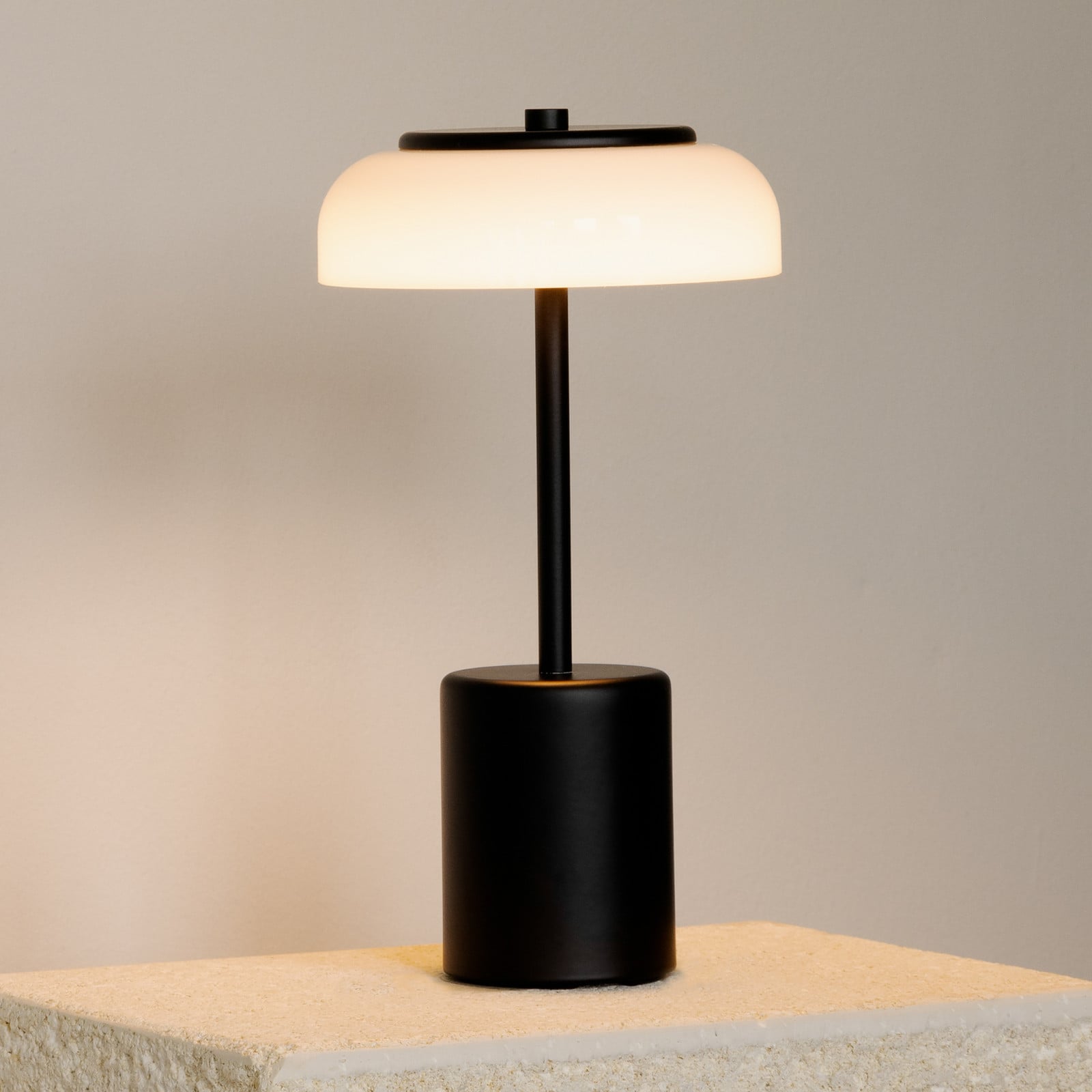 Lámpara de mesa portátil Blossi Mini Black/Opal - Nuura Nuura Aps - Terraza - Escandinavo - Metal - Con pantalla