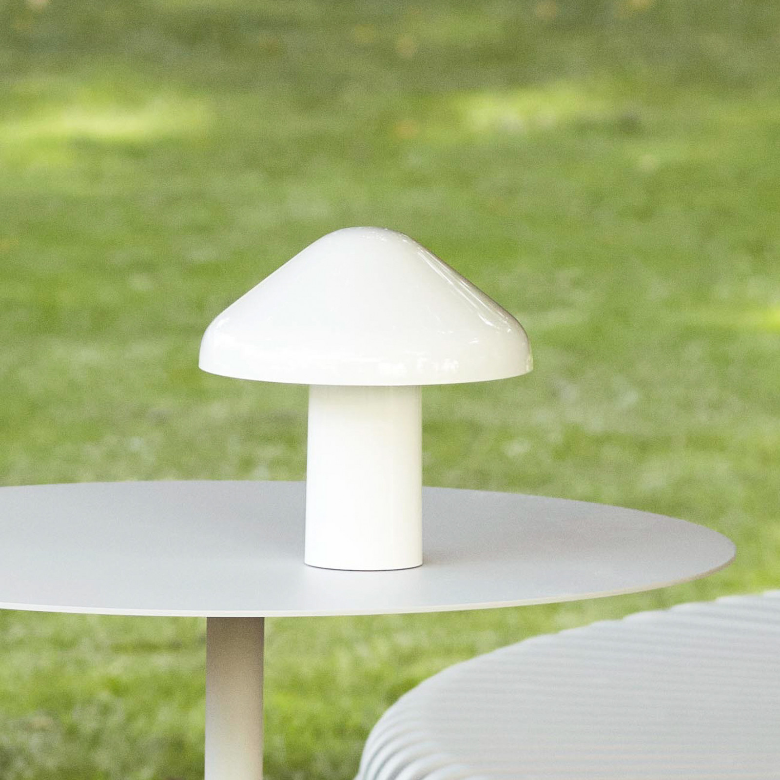 Lámpara de mesa portátil Pao, color blanco crema - HAY Pao Portable - Sala de estar / salón - Diseño - Plástico - Con pantalla