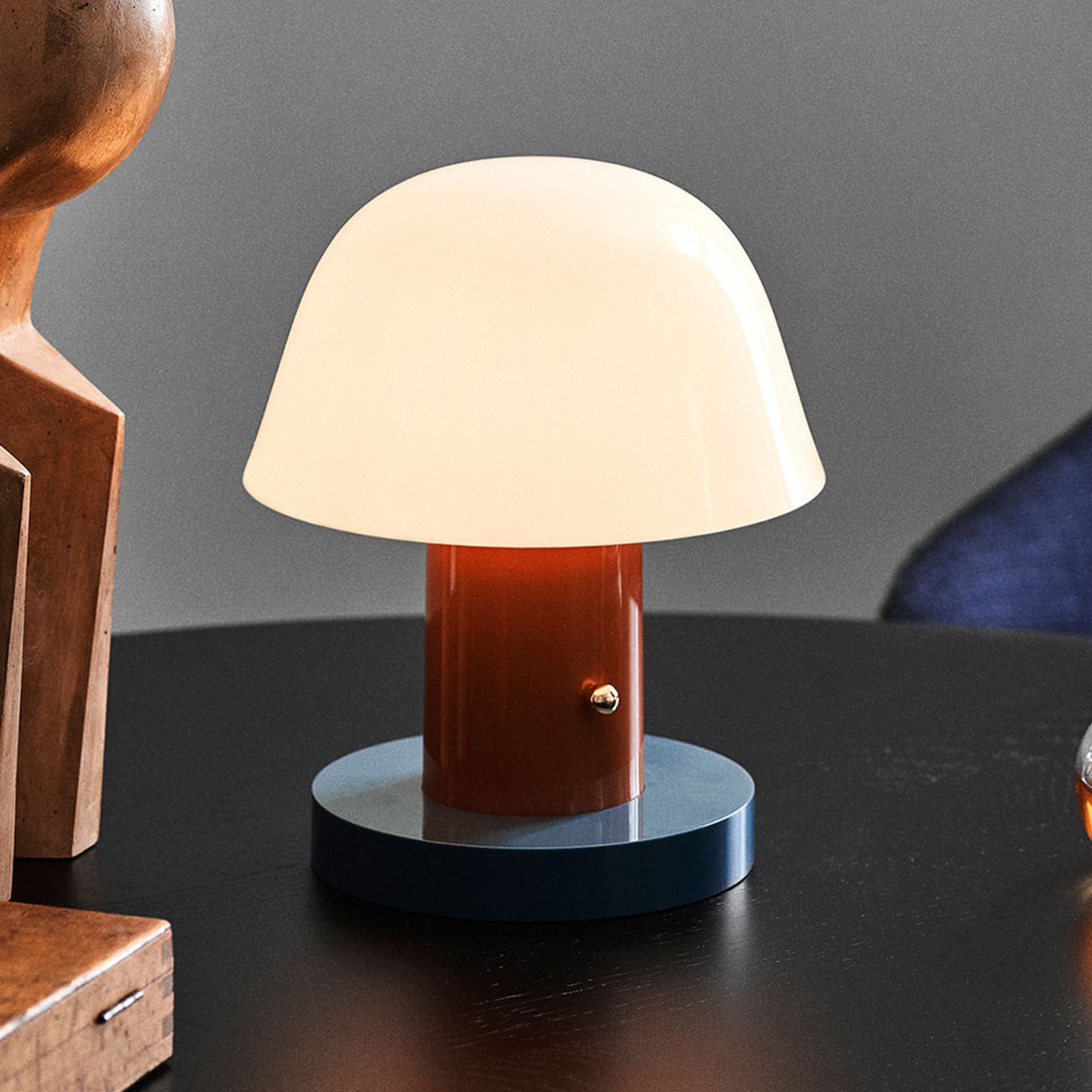 Lámpara de mesa portátil Setago JH27 Rust/Thunder - &Tradition - Sala de estar / salón - Diseño - Plástico - Con pantalla