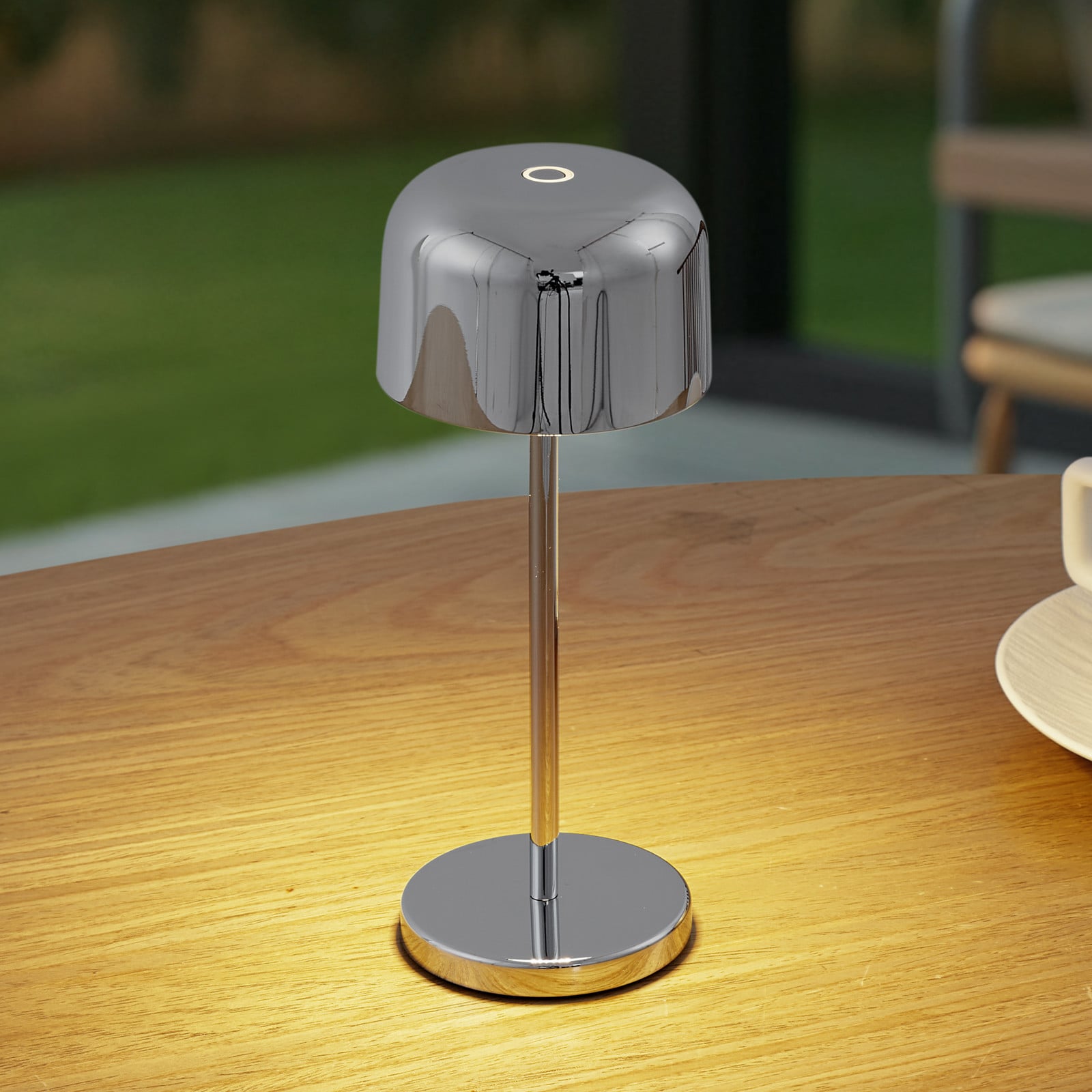 Lámpara de mesa recargable LED Quill, CCT, cromada, atenuable - Lucande - Terraza - Moderno - Aluminio - Con pantalla