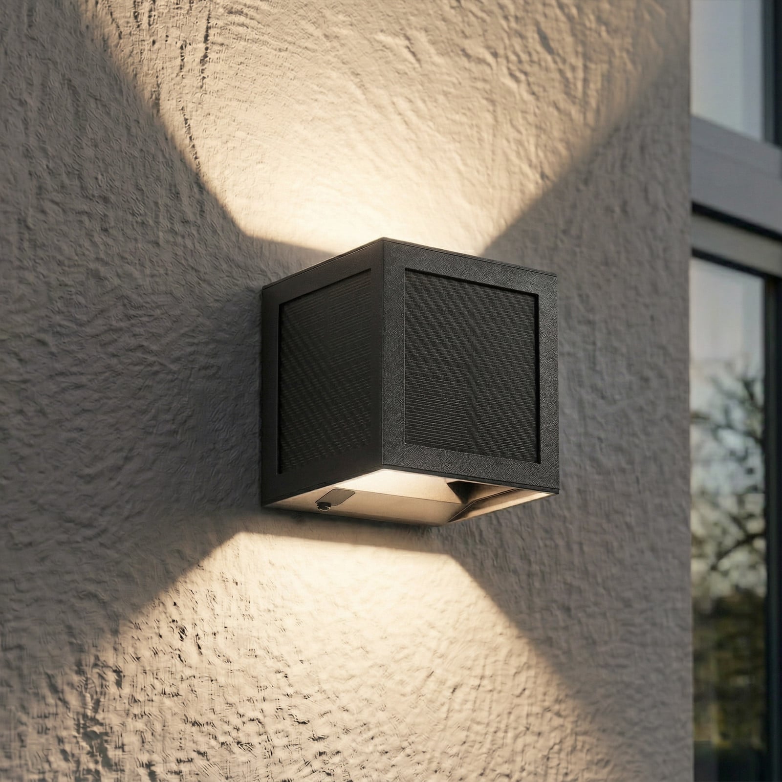 Lámpara de pared solar LED Avvin, con sensor, 10 x 10 cm, negra, IP65 - PRIOS - Moderno - Metal - Angular
