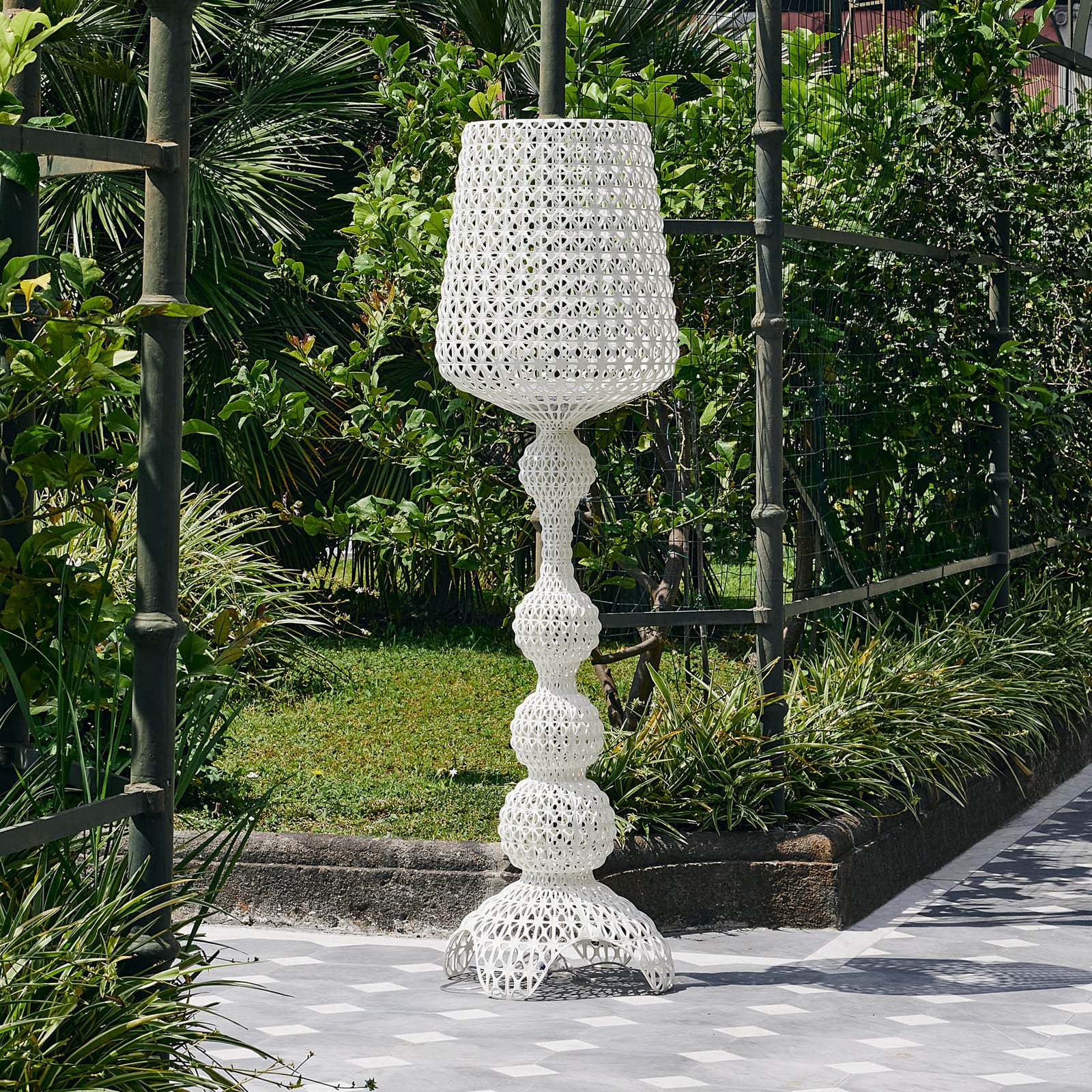 Lámpara de pie Kabuki Outdoor Blanca - Kartell - Diseño - Plástico - Con pantalla