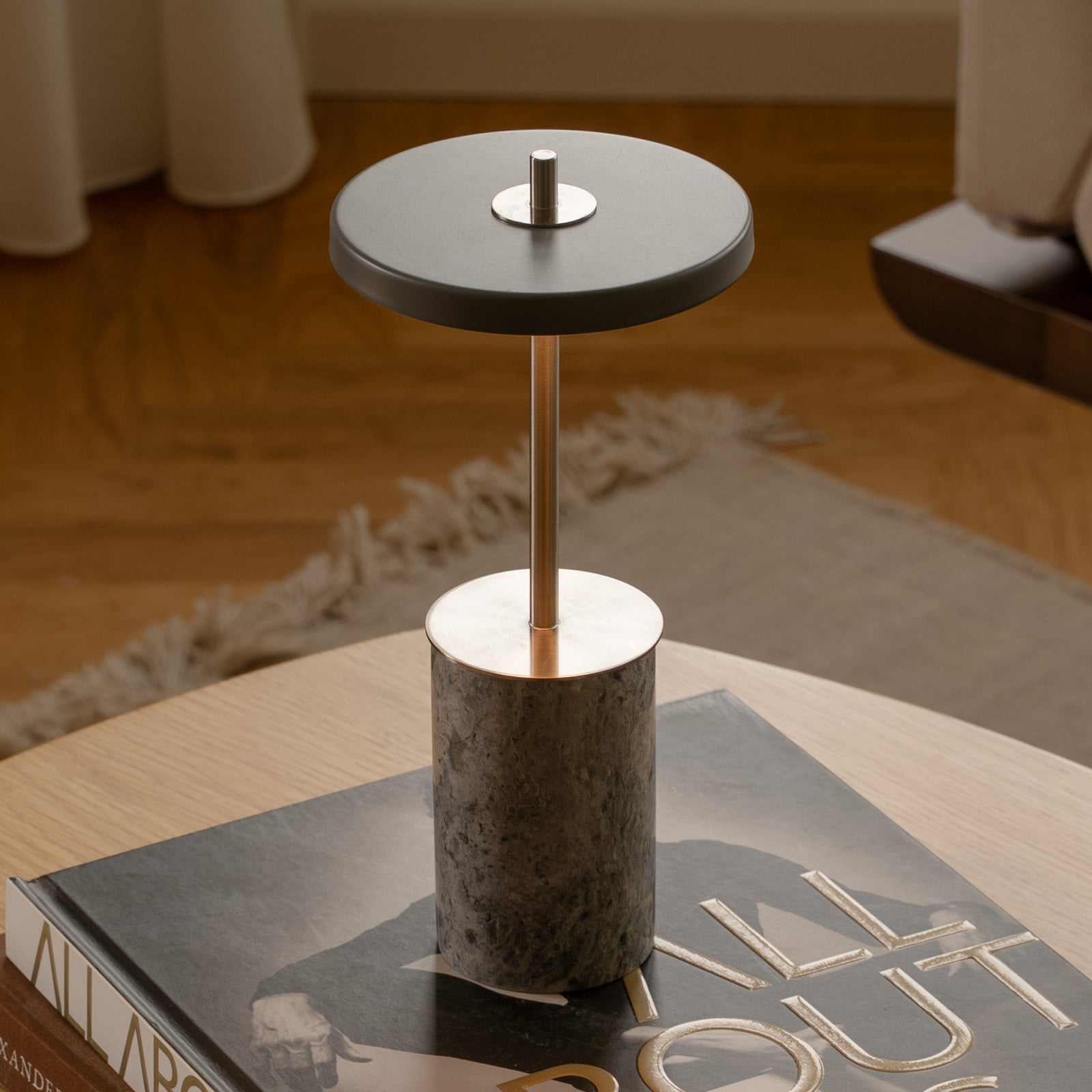 Lámpara recargable Asteria MOVE MINI gris mármol/acero IP44 - UMAGE - Sala de estar / salón - Diseño - Con pantalla