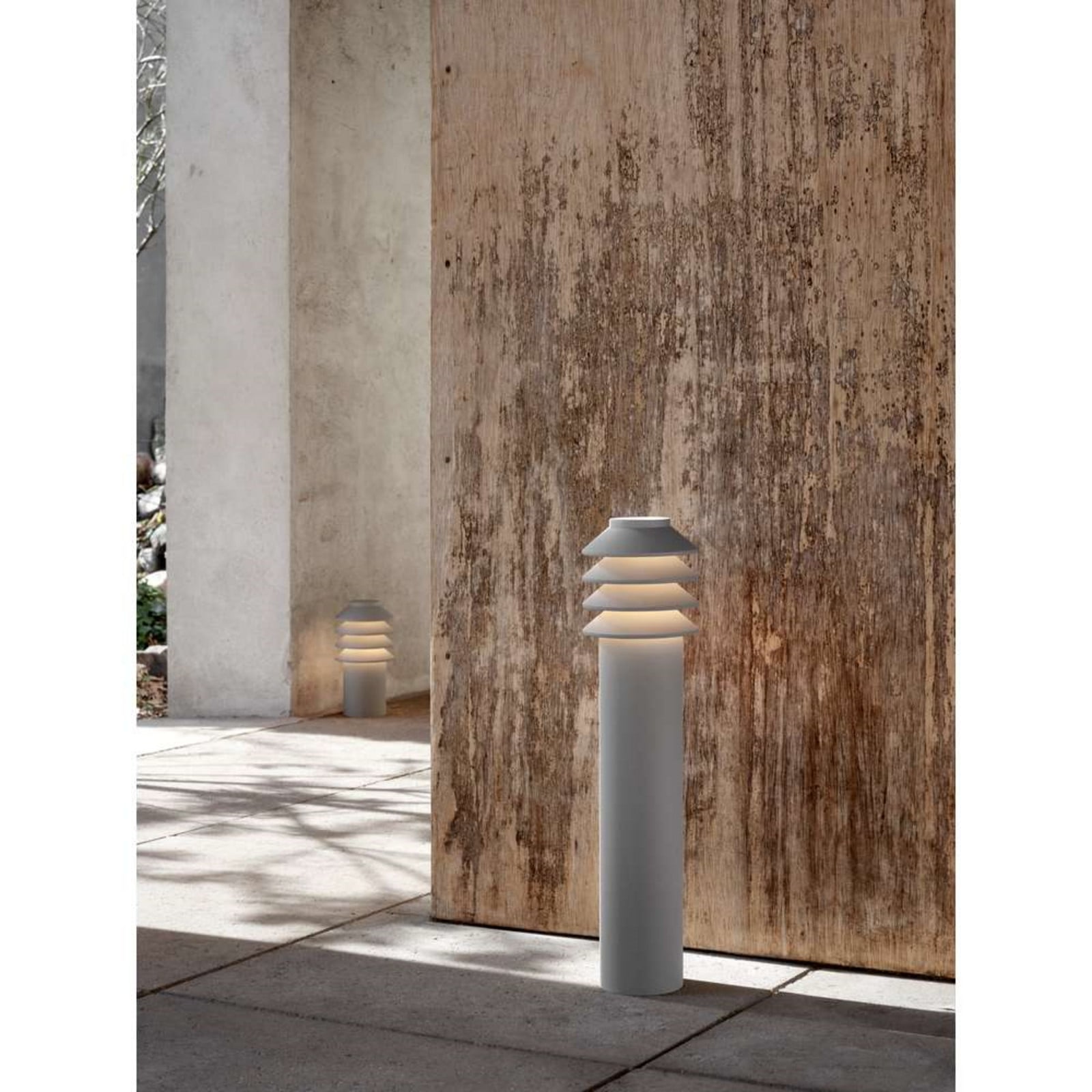 Lámpara sobremuro Bysted Garden, 25 cm, 2700 K, aluminio - Louis Poulsen - Terraza