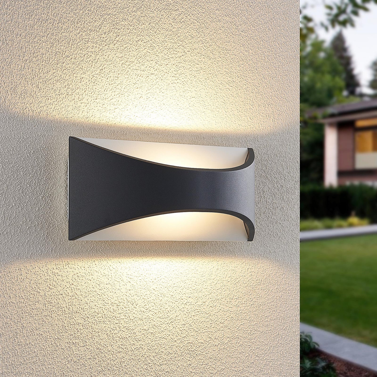 Mathea LED Aplique Exterior L30 Dark Grey/White - Lindby - Terraza - Moderno - Metal - Angular