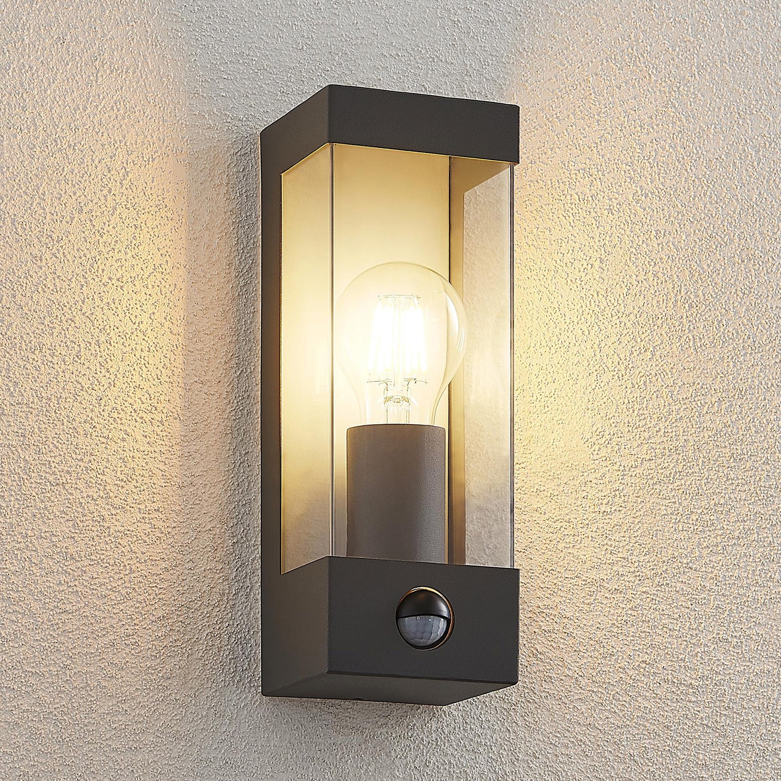 Tilian Aplique Exterior w/Sensor Dark Grey/Clear - Lindby - Balcón - Moderno - Metal - Angular