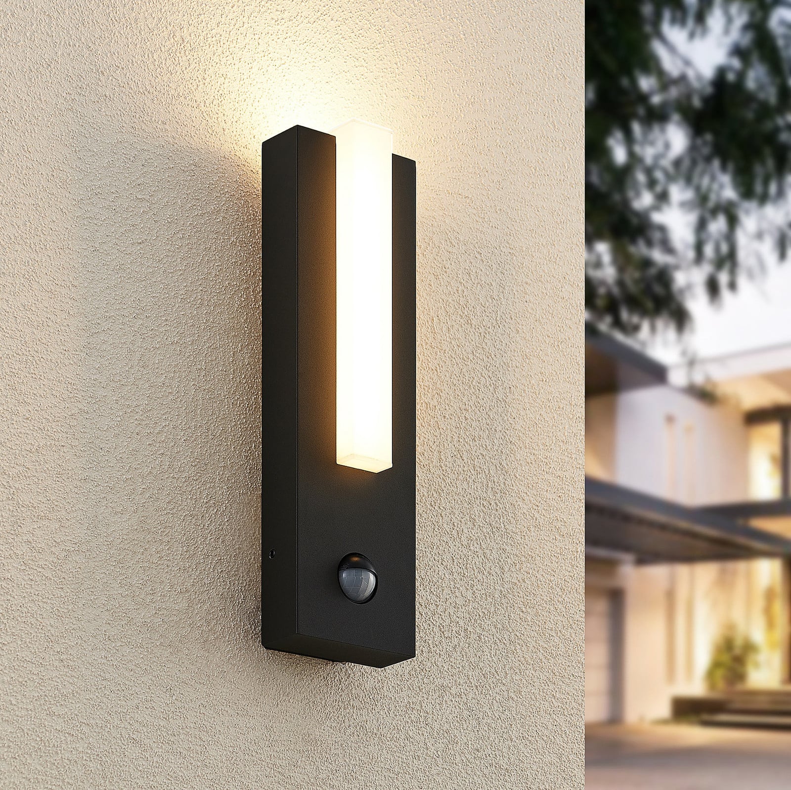 Virgalia Aplique Pared Exterior w/Sensor Graphite - Lucande - Balcón - Moderno - Aluminio - Angular